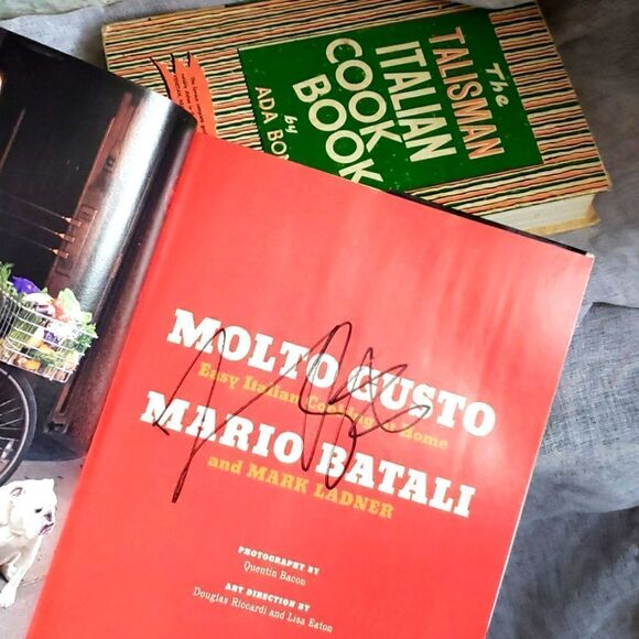Talisman Italian Cookbook and Signed Mario Batali-Molto Gusto - Picture 3 of 7